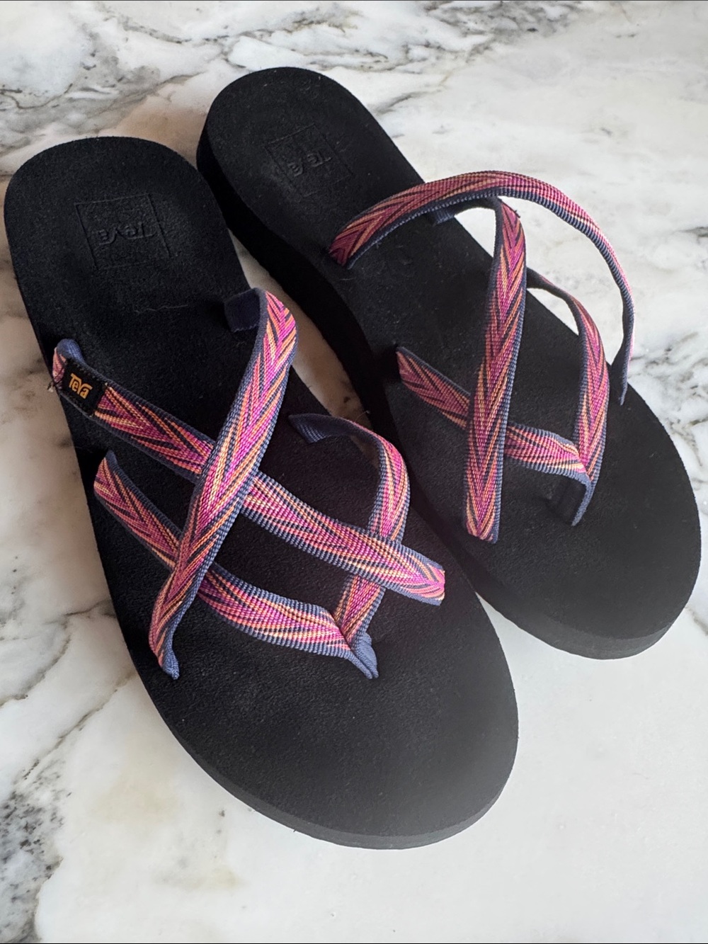 Teva Olowahu Mush Comfort Strappy Flip Flop Sandals Multicolor Women’s size 10